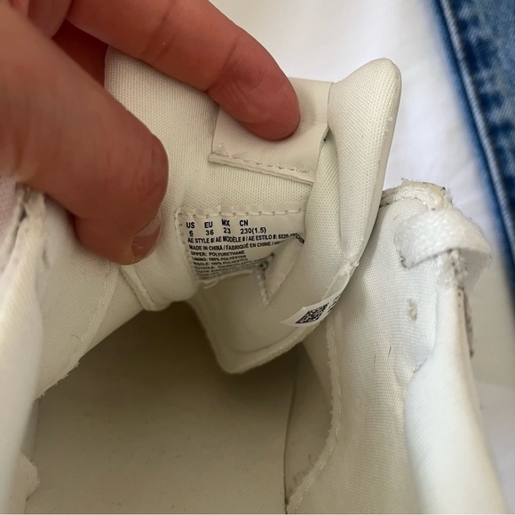 American Eagle Women’s White Sneakers Size 6 - Picture 10 of 10